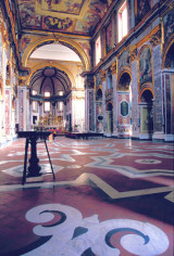 interno e parete della navata
